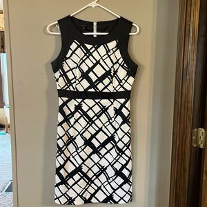Maurice’s black/white sleeveless dress above knee length size 5/6